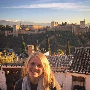 Meet your Posher, Caitlen